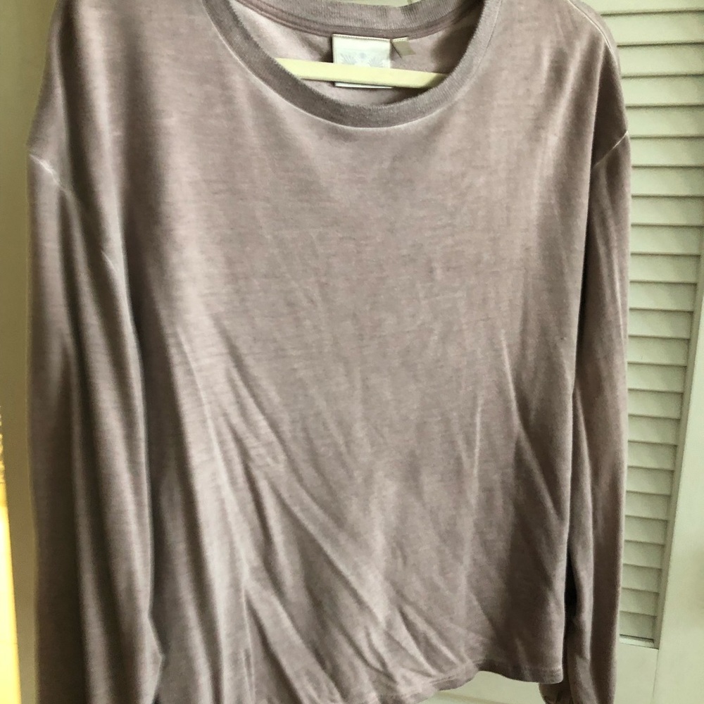 RUFFLE SLEEVES